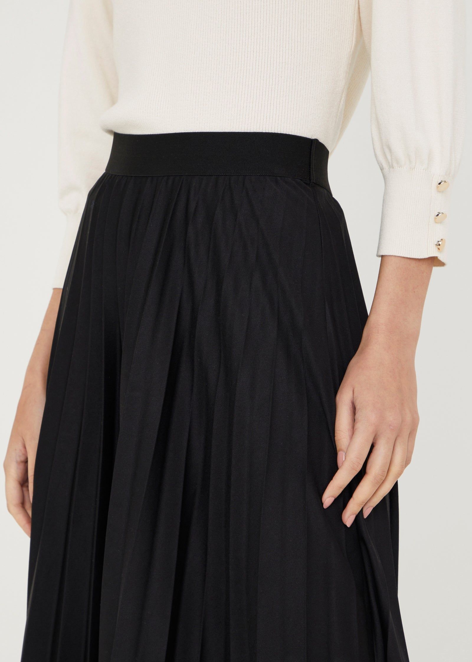 Buy Et Vous Black Pleated Midi Skirt in UAE - bfab