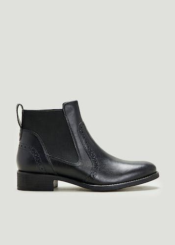 Buy Black Leather Flat Chelsea Boots Online in Jordan from Matalan