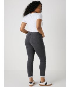 Jolie Relaxed Skinny Jeans