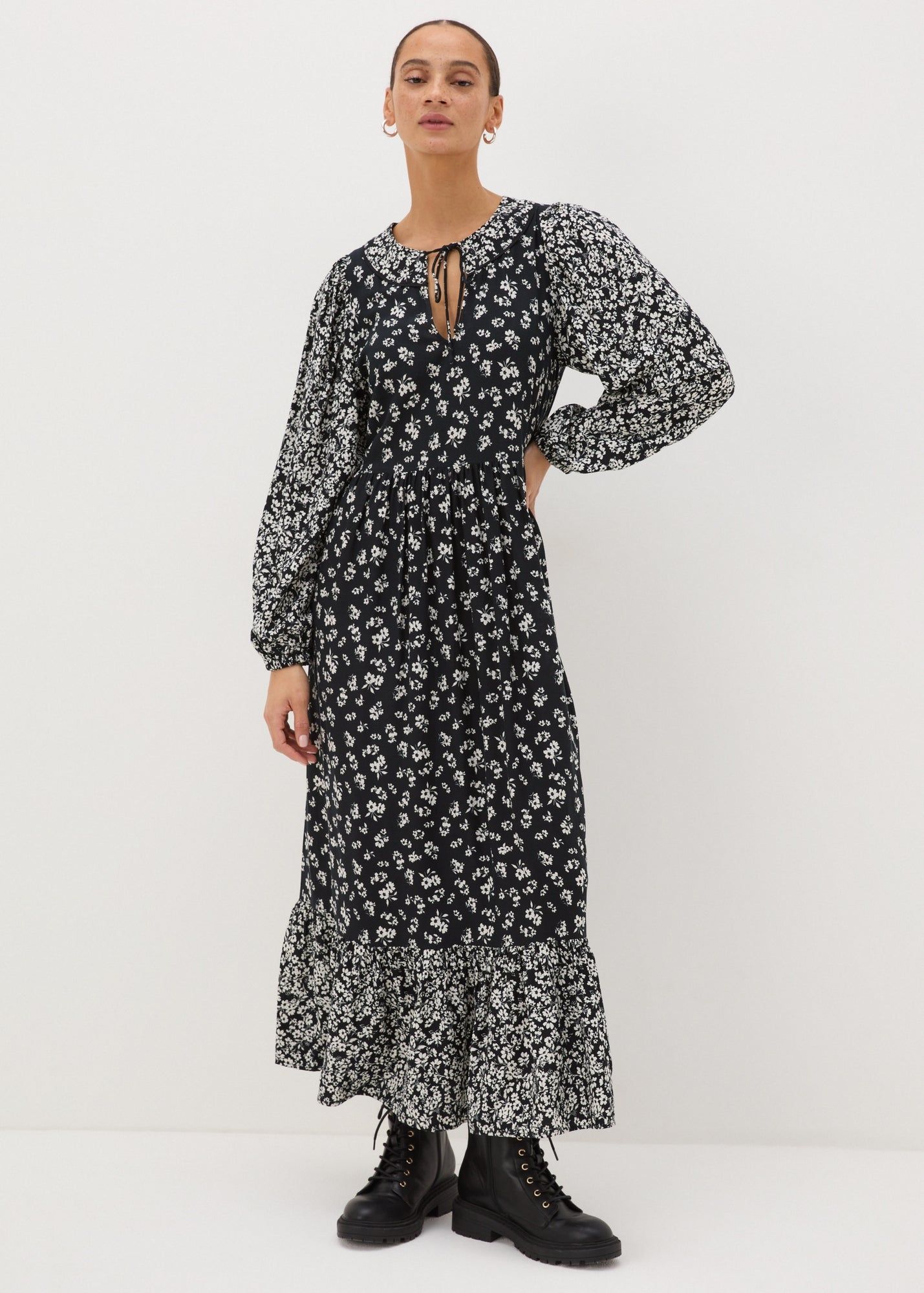 Floral Print Midaxi Dress-Black